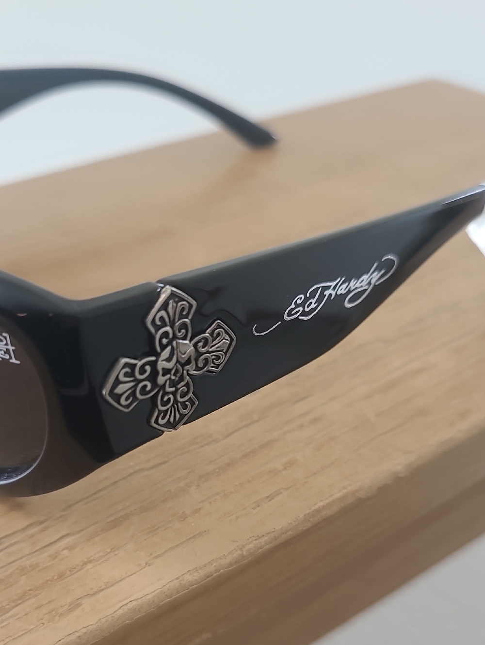 Ed Hardy Women's Black Cat-Eye Sunglasses - UV Protection - Picture 3 of 8
